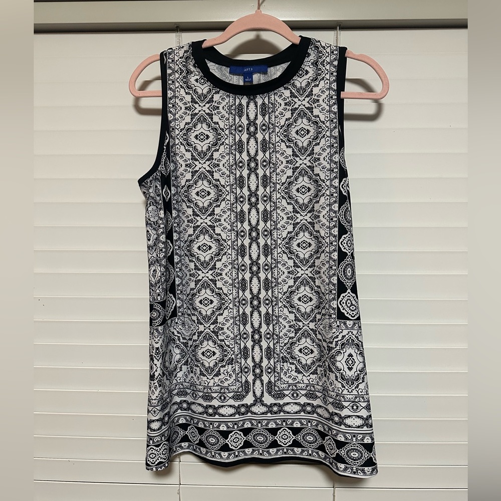“Apt 9” Tank